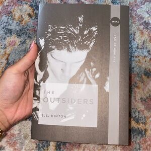 the outsiders by s.e. hinton (platinum edition)